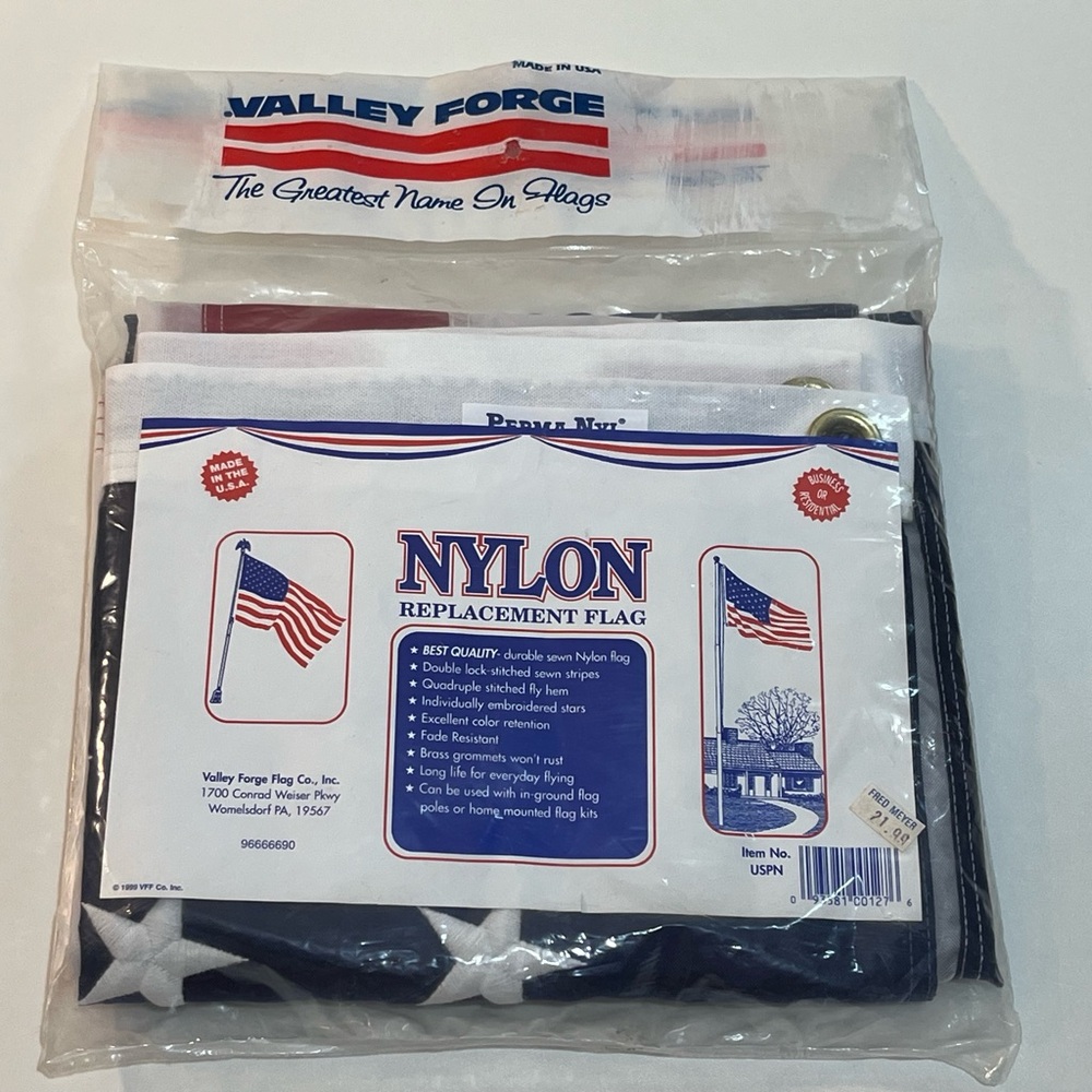 3’x5’ American Flag by Valley Forge : 100%-Nylon Material. Brass grommets. NIB.